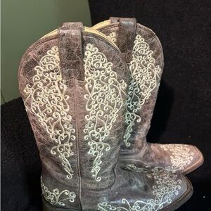 Corral boots